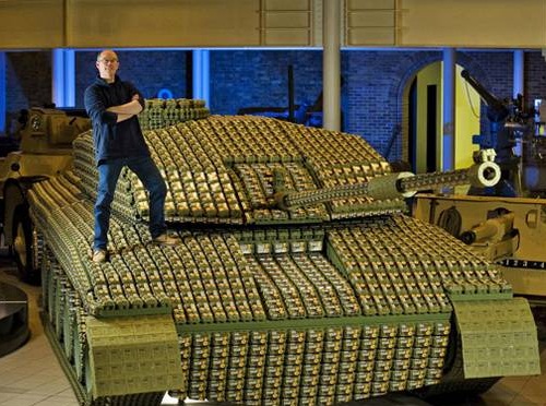 Tank made of egg boxes