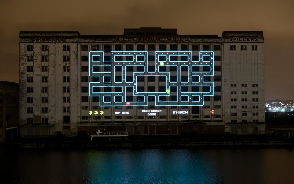Pac-Man screen world's biggest projection